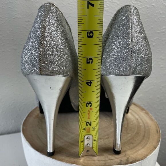 NWT Rampage Metallic Silver Open Toe Heels Size 7.5 - Picture 4 of 6